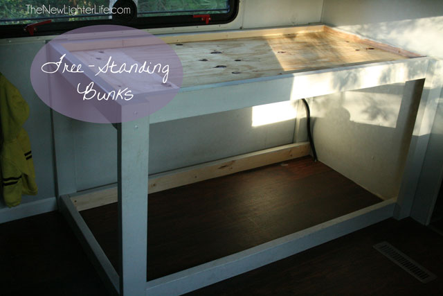 freestanding-camper-bunks