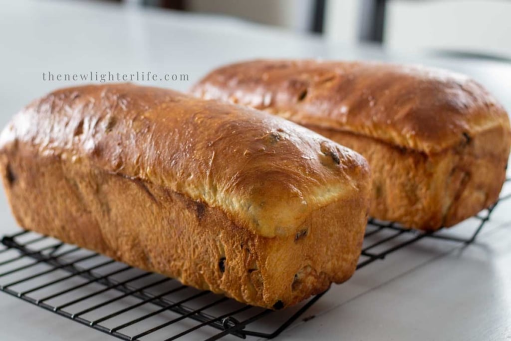 No-Knead Cinnamon Raisin Bread Recipe - With Buttermilk